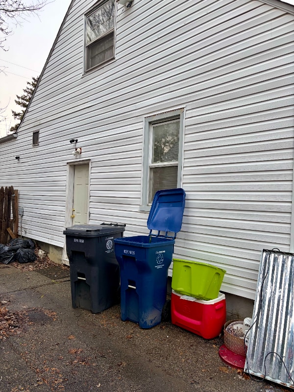 5813 Edwards Ave in Flint, MI - Building Photo - Building Photo