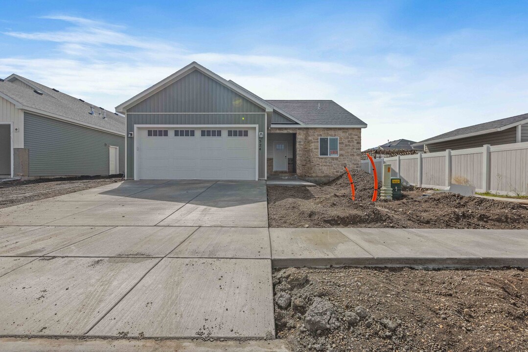 524 S Austin Ave in Sugar City, ID - Building Photo
