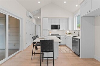 6703 SE 69th Ave in Portland, OR - Building Photo - Building Photo