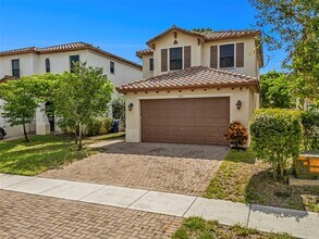 3855 SW 90th Ave in Miramar, FL - Building Photo - Building Photo