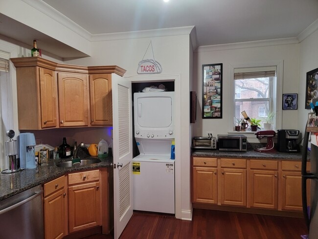 7627 N Greenview Ave, Unit 2E in Chicago, IL - Foto de edificio - Building Photo