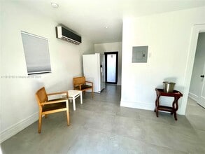 2180 NW 23rd Ct in Miami, FL - Building Photo - Building Photo