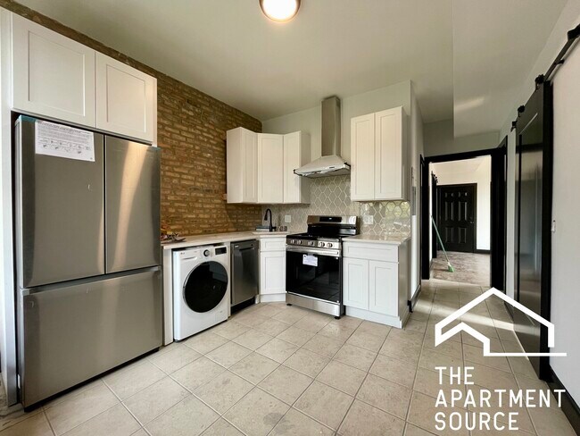 2648 W Augusta Blvd, Unit 3W in Chicago, IL - Building Photo - Building Photo