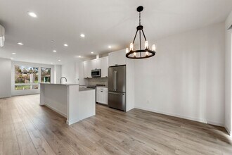 18512 Wallingford Ave N in Shoreline, WA - Building Photo - Building Photo