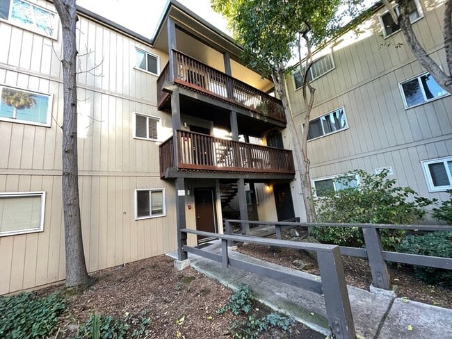 property at 1060 Oak Grove Rd