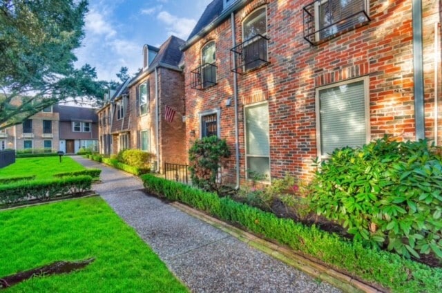 530 N Post Oak Ln in Houston, TX - Building Photo - Building Photo