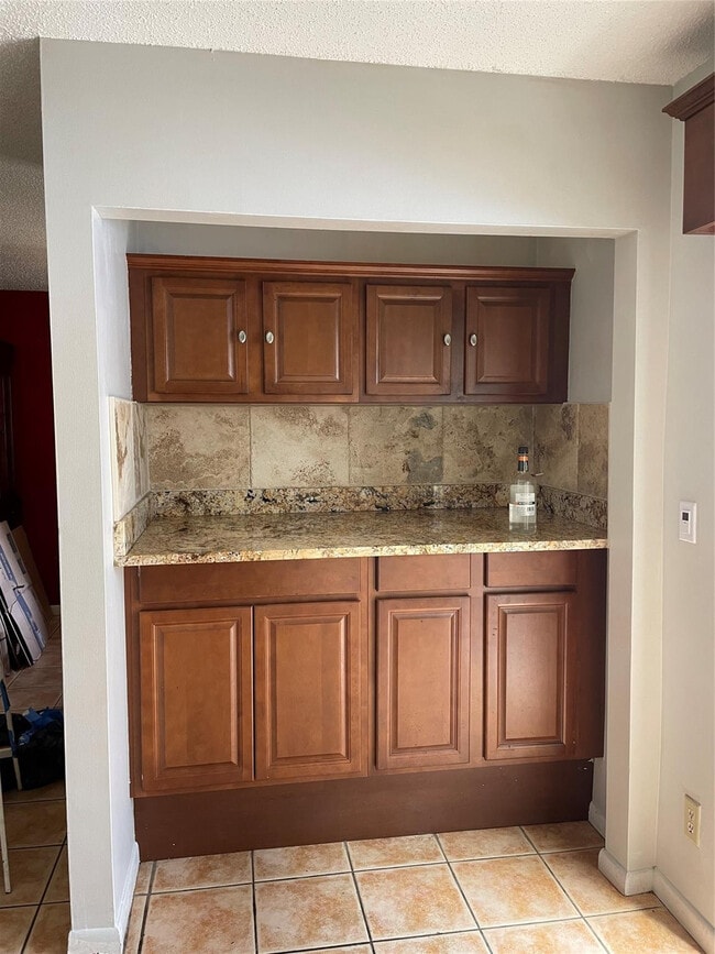 5871 Woodland Point Dr in Tamarac, FL - Building Photo - Building Photo