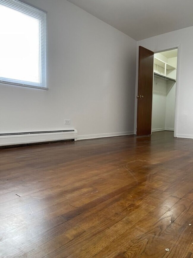 10404 Michael Todd Terrace in Glenview, IL - Building Photo - Building Photo