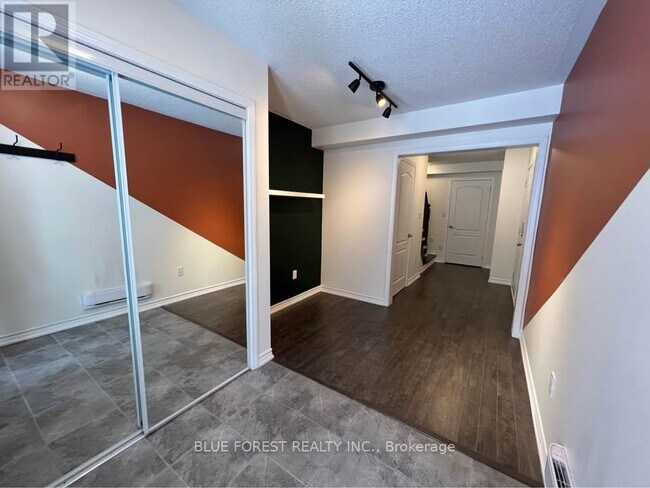 1537 Husband Pl in Milton, ON - Building Photo - Building Photo