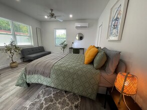 520 NW 11th Ave in Miami, FL - Building Photo - Building Photo