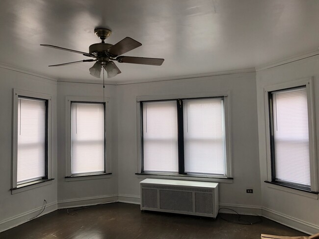 6841 S Prairie Ave in Chicago, IL - Building Photo - Building Photo