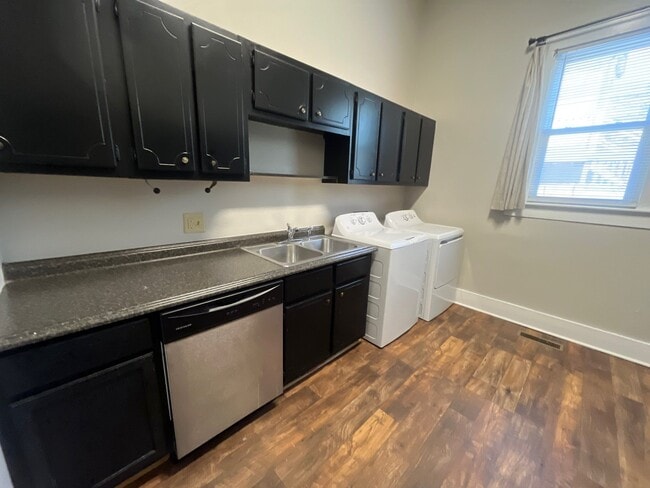 396 N Highland Ave, Unit 2 in Jackson, TN - Building Photo - Building Photo