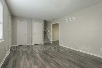 16104 Slater Ave in Belton, MO - Building Photo - Building Photo