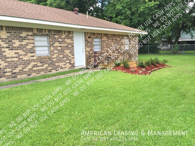 205 22nd St in Nederland, TX - Building Photo - Building Photo