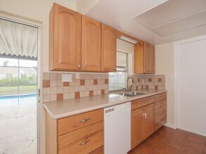 557 SW Duval Ave in Port St. Lucie, FL - Building Photo - Building Photo