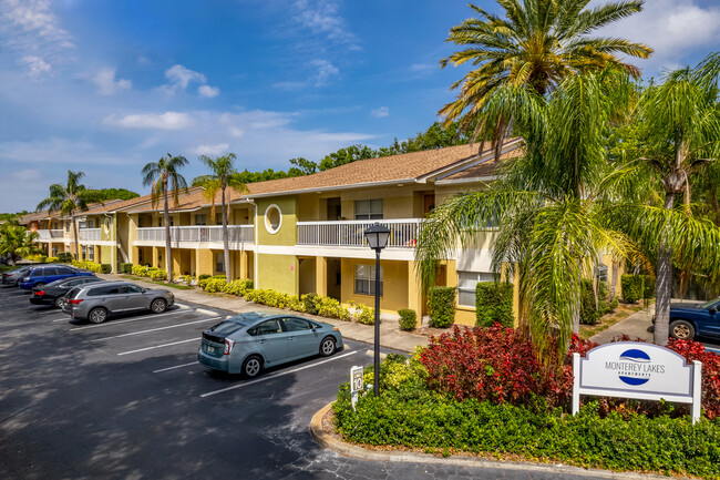 Monterey Lakes Apartments in Largo, FL - Foto de edificio - Building Photo