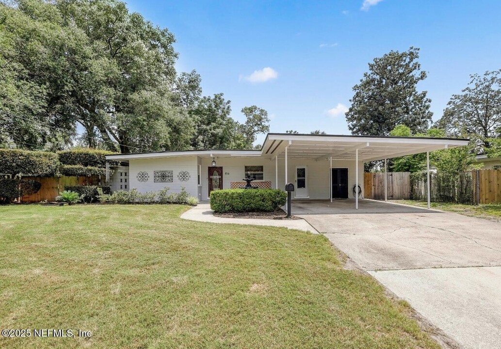 816 Middleton Rd in Jacksonville, FL - Building Photo