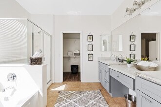 2372 E Sequoia Dr in Chandler, AZ - Building Photo - Building Photo