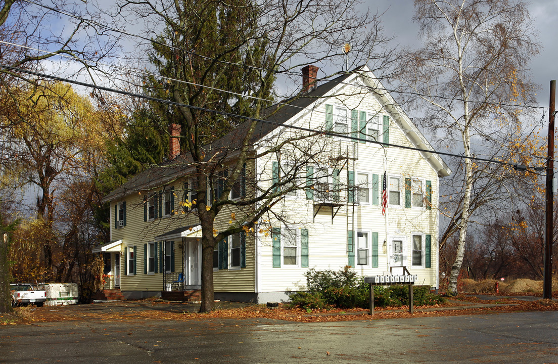 22 Railroad Ave in Merrimack, NH - Building Photo