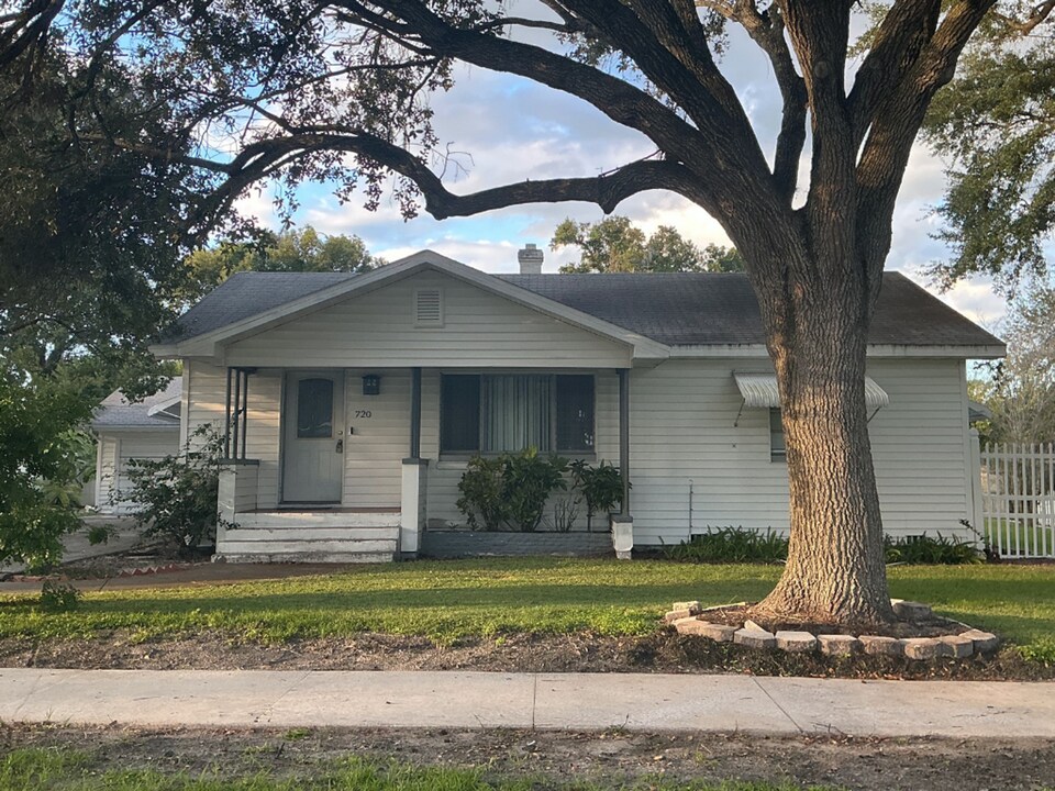 720 Lakehurst St in Lakeland, FL - Building Photo