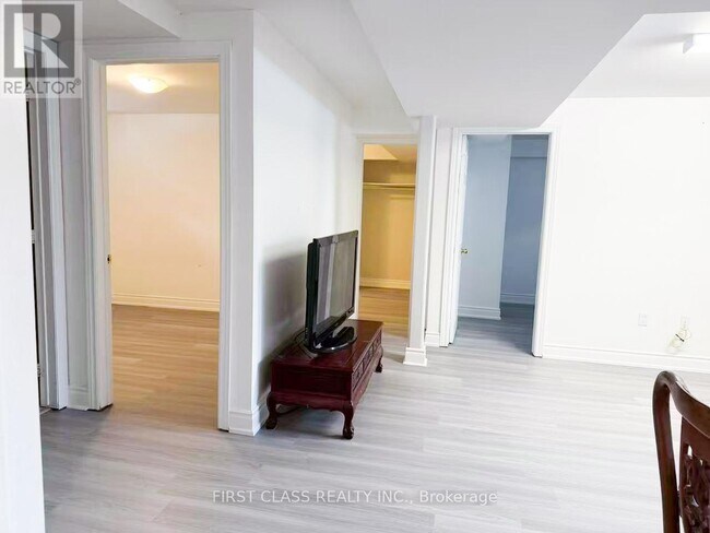 14 Tormina Ct in Markham, ON - Building Photo - Building Photo