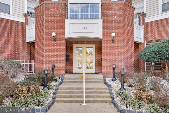 1645 International Dr in McLean, VA - Building Photo - Building Photo