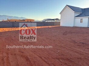 2906 S 240 W in Washington, UT - Building Photo - Building Photo