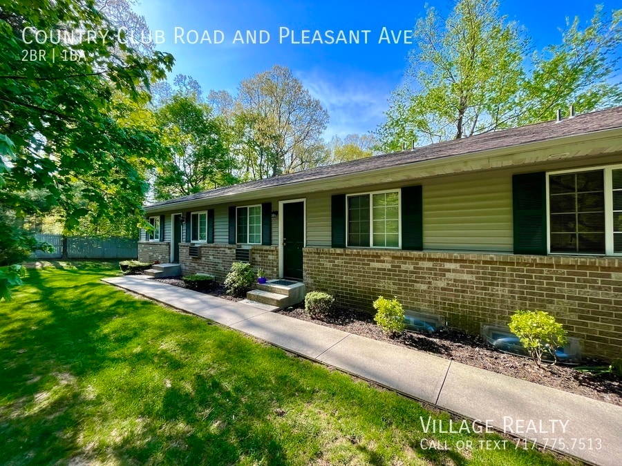 607 Country Club Rd in Red Lion, PA - Building Photo
