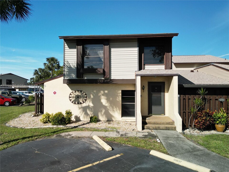 1220 SE 6th Terrace in Cape Coral, FL - Building Photo