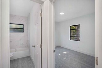 50 E 13th St in Hialeah, FL - Building Photo - Building Photo
