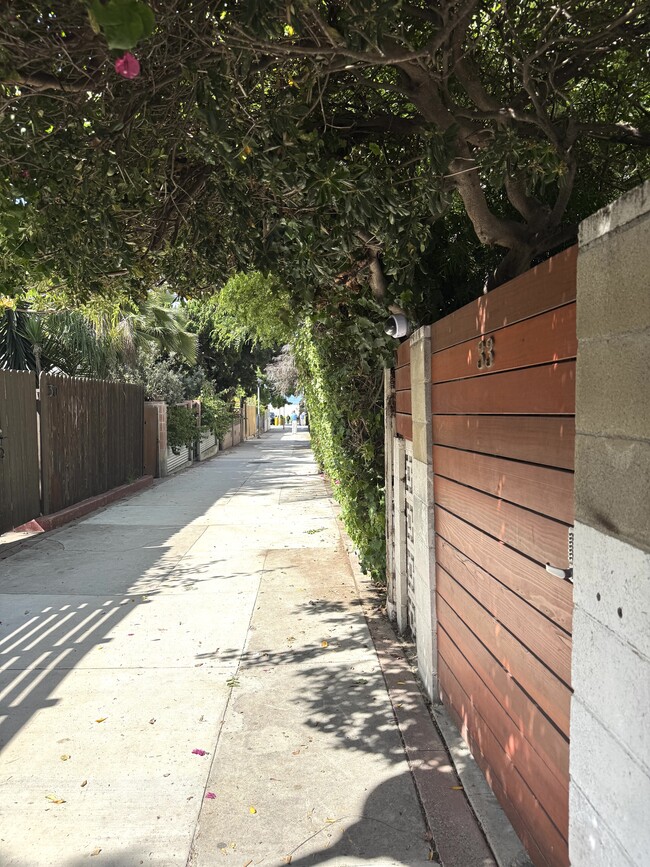 33 Paloma Ave, Unit #1