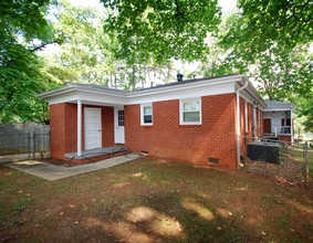 3900 Winfield Dr in Charlotte, NC - Building Photo - Building Photo