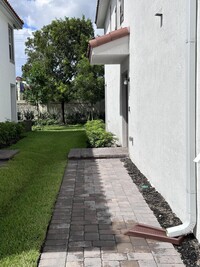 6827 Broadwater Ln in Greenacres, FL - Foto de edificio - Building Photo