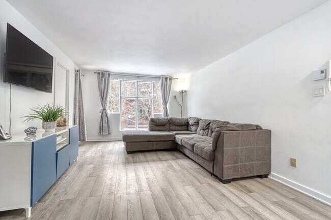 9333 Memorial Dr in Houston, TX - Building Photo - Building Photo