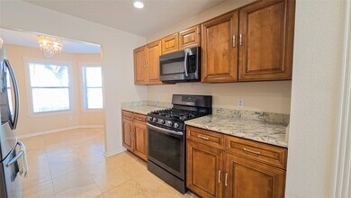 2843 Oakland Brook St in Houston, TX - Building Photo - Building Photo