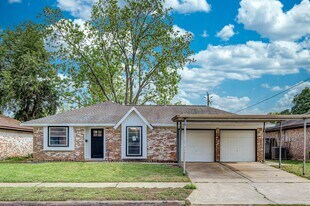 1109 E Columbia Ln in Deer Park, TX - Building Photo