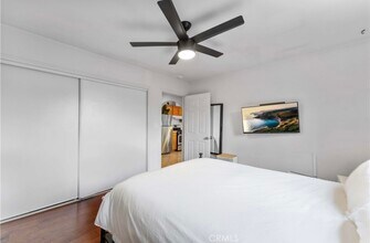 6032 Crestwood Way in Los Angeles, CA - Building Photo - Building Photo