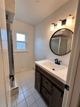 1211 S Oakhaven Dr in Anaheim, CA - Building Photo - Building Photo