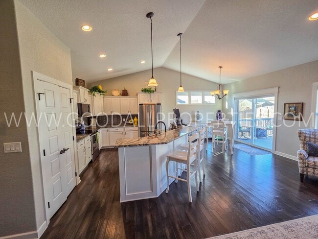 412 Timberview Dr in Adel, IA - Building Photo - Building Photo