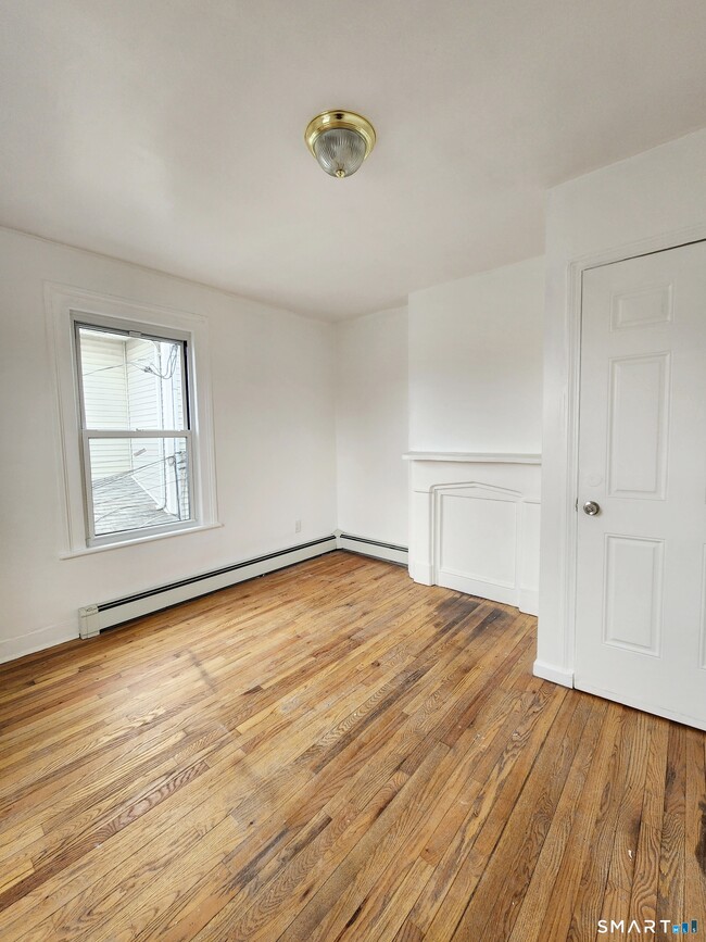 202 Harral Ave in Bridgeport, CT - Building Photo - Building Photo