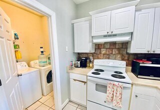 321 S Kerr Ave in Wilmington, NC - Building Photo - Building Photo