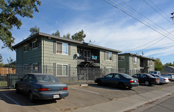 Lampasas Avenue Fourplexes in Sacramento, CA - Building Photo - Building Photo