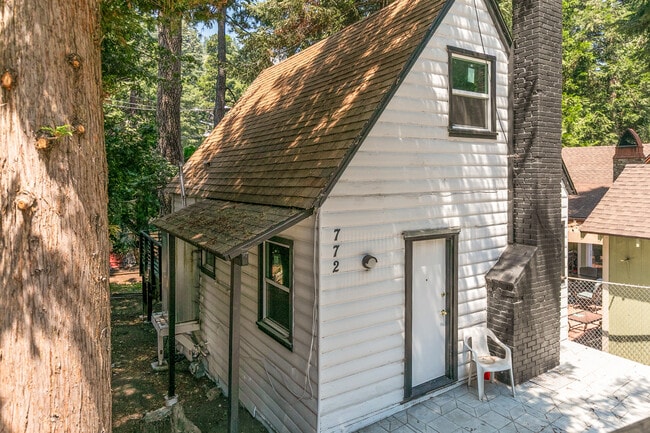 property at 772 Arrowhead Villa Rd