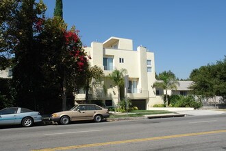 4759 Kester Ave in Sherman Oaks, CA - Building Photo - Building Photo