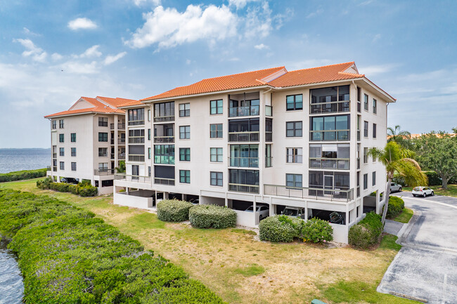 Mariner Village in Tarpon Springs, FL - Building Photo - Building Photo