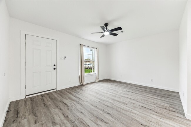 125 18th Ave N in Texas City, TX - Building Photo - Building Photo