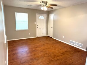 6475 Yorkshire Rd in Horn Lake, MS - Building Photo - Building Photo