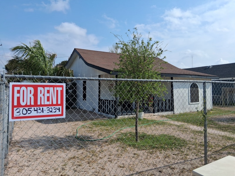228 W Kelly Ave, Unit 426 in Pharr, TX - Building Photo