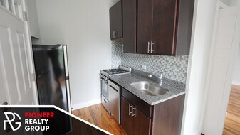 907 W George St, Unit 3 in Chicago, IL - Building Photo