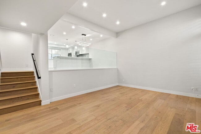 4771 La Villa Marina in Marina Del Rey, CA - Building Photo - Building Photo